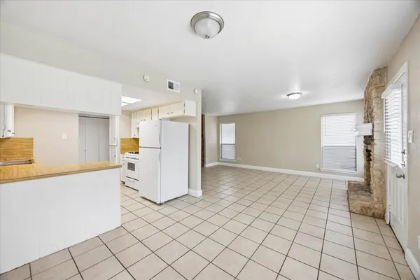 $1,850 | 8329 Fathom Circle, Austin, TX 78750