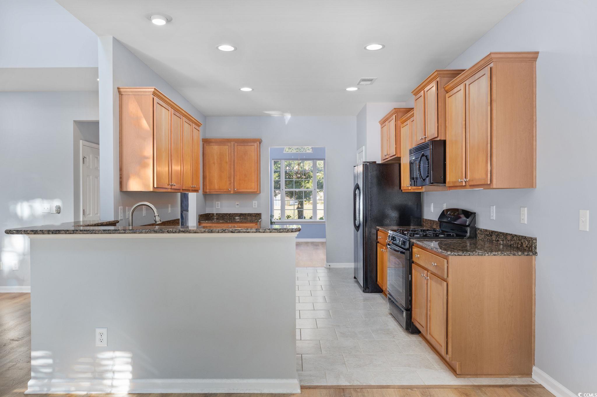136 Carolina Oaks Drive Murrells Inlet, SC 29576 - Photo 11 of 40 Kitchen