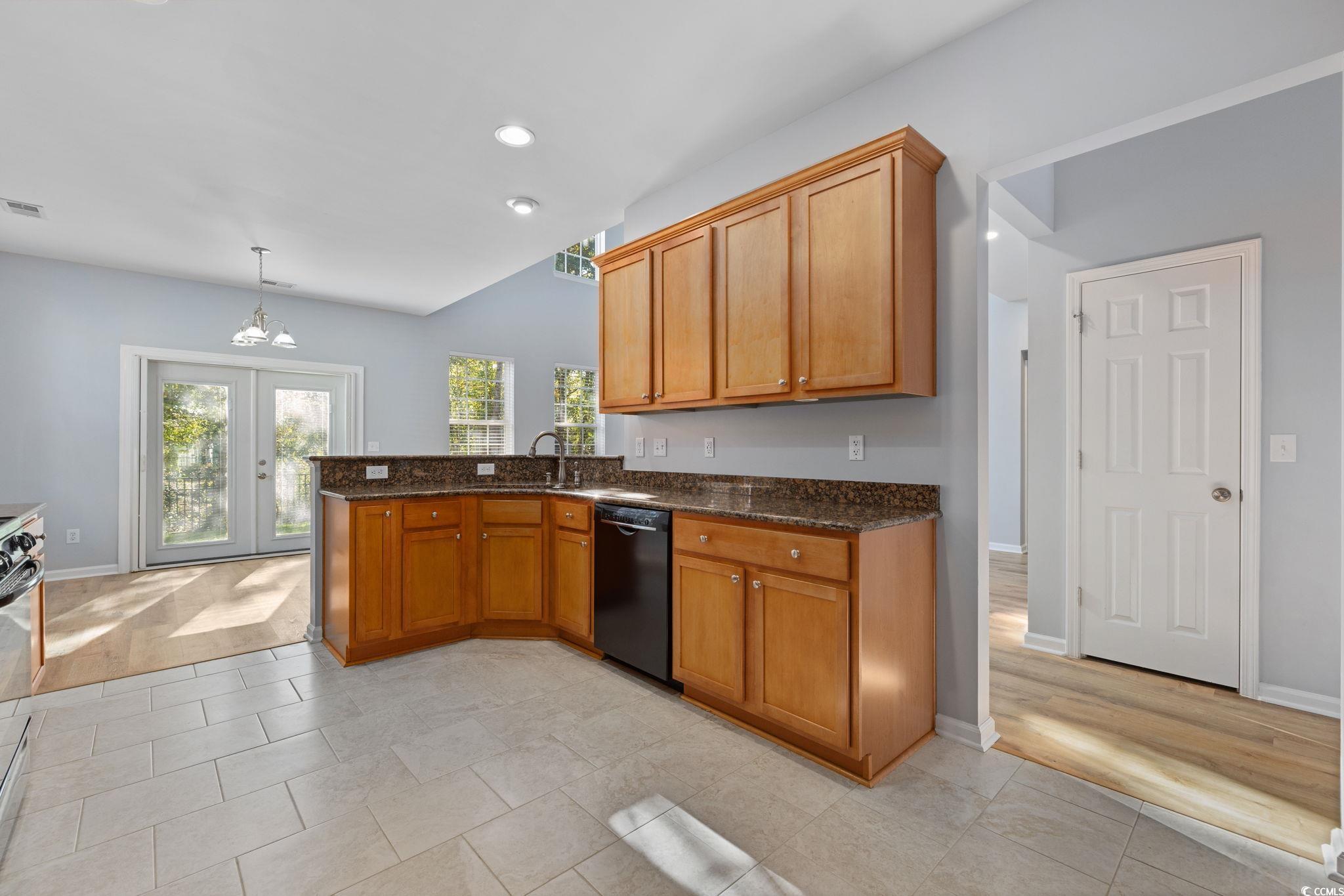 136 Carolina Oaks Drive Murrells Inlet, SC 29576 - Photo 12 of 40 Kitchen