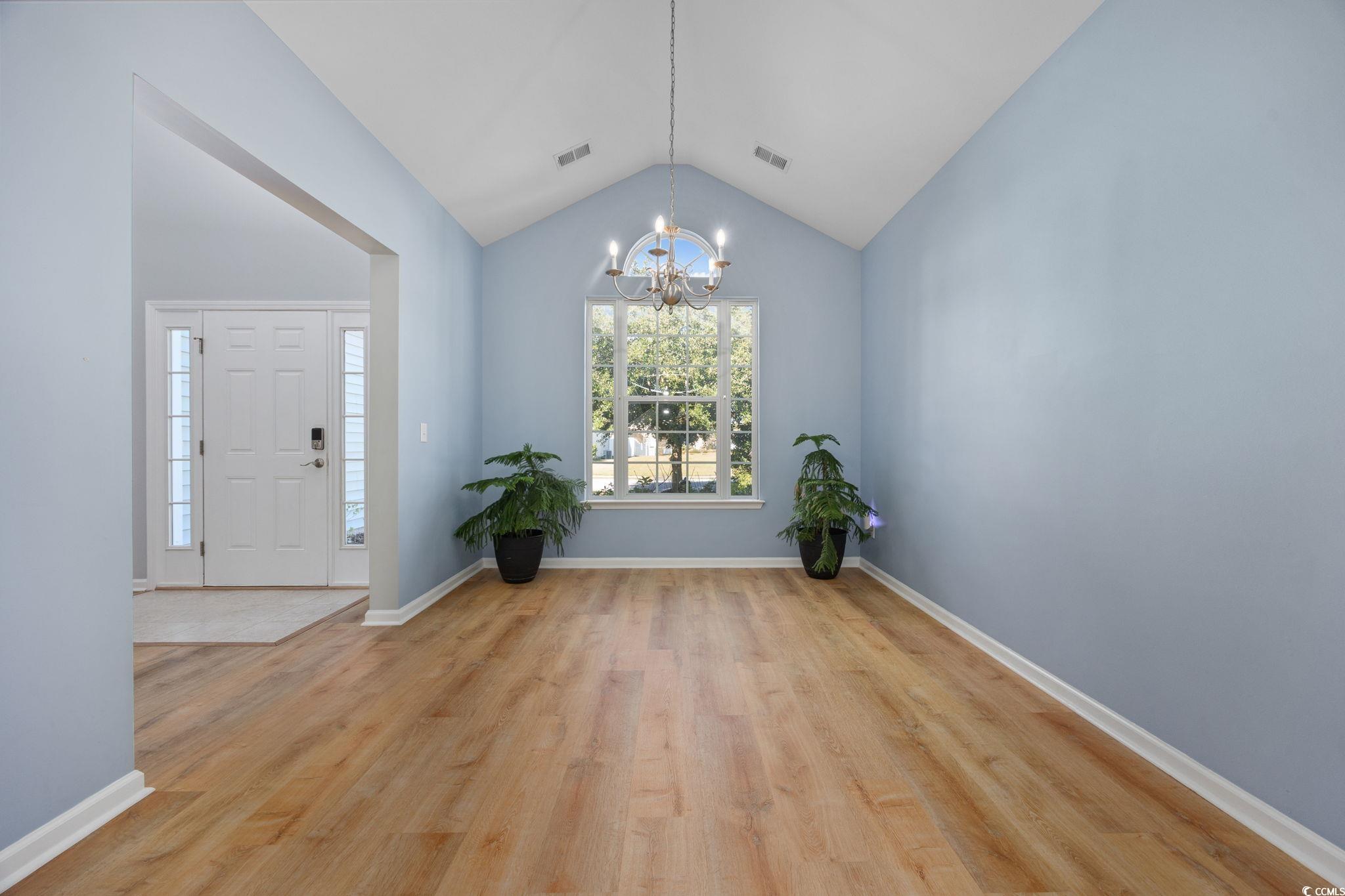 136 Carolina Oaks Drive Murrells Inlet, SC 29576 - Photo 15 of 40 Dining room