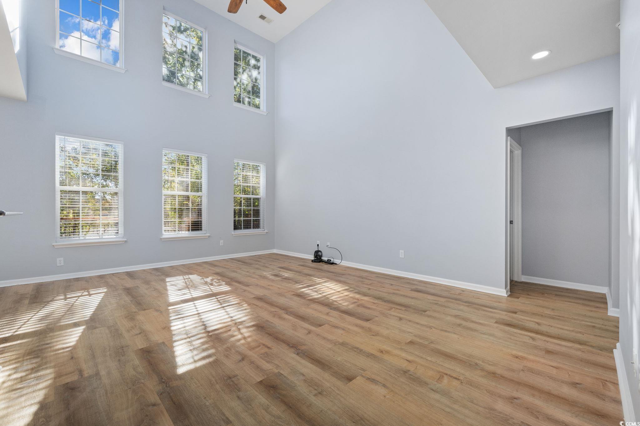 136 Carolina Oaks Drive Murrells Inlet, SC 29576 - Photo 4 of 40 Living Room