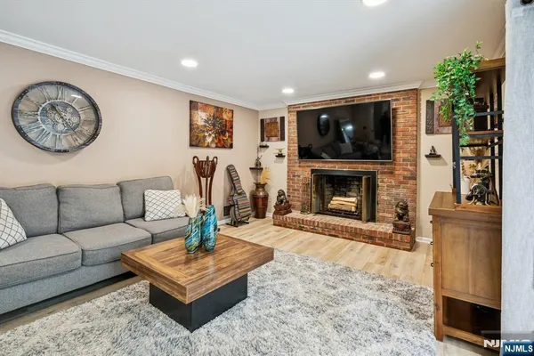 $749,000 | 29 Woodside Drive, Rockaway, NJ 07866