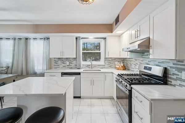 $749,000 | 29 Woodside Drive, Rockaway, NJ 07866