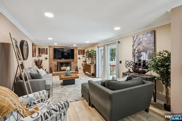 $749,000 | 29 Woodside Drive, Rockaway, NJ 07866