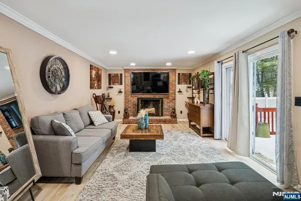 $749,000 | 29 Woodside Drive, Rockaway, NJ 07866