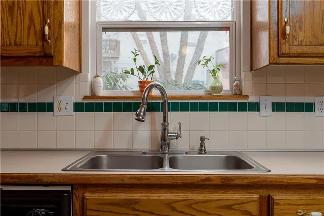 $230,000 | 1836 Chickadee Drive, Liberty, MO 64068