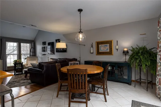 $230,000 | 1836 Chickadee Drive, Liberty, MO 64068