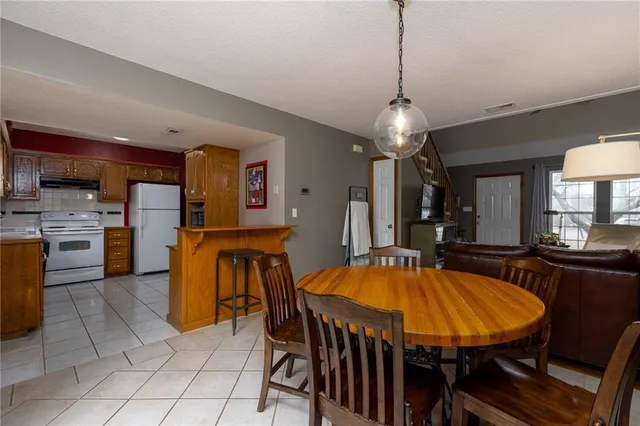 $230,000 | 1836 Chickadee Drive, Liberty, MO 64068