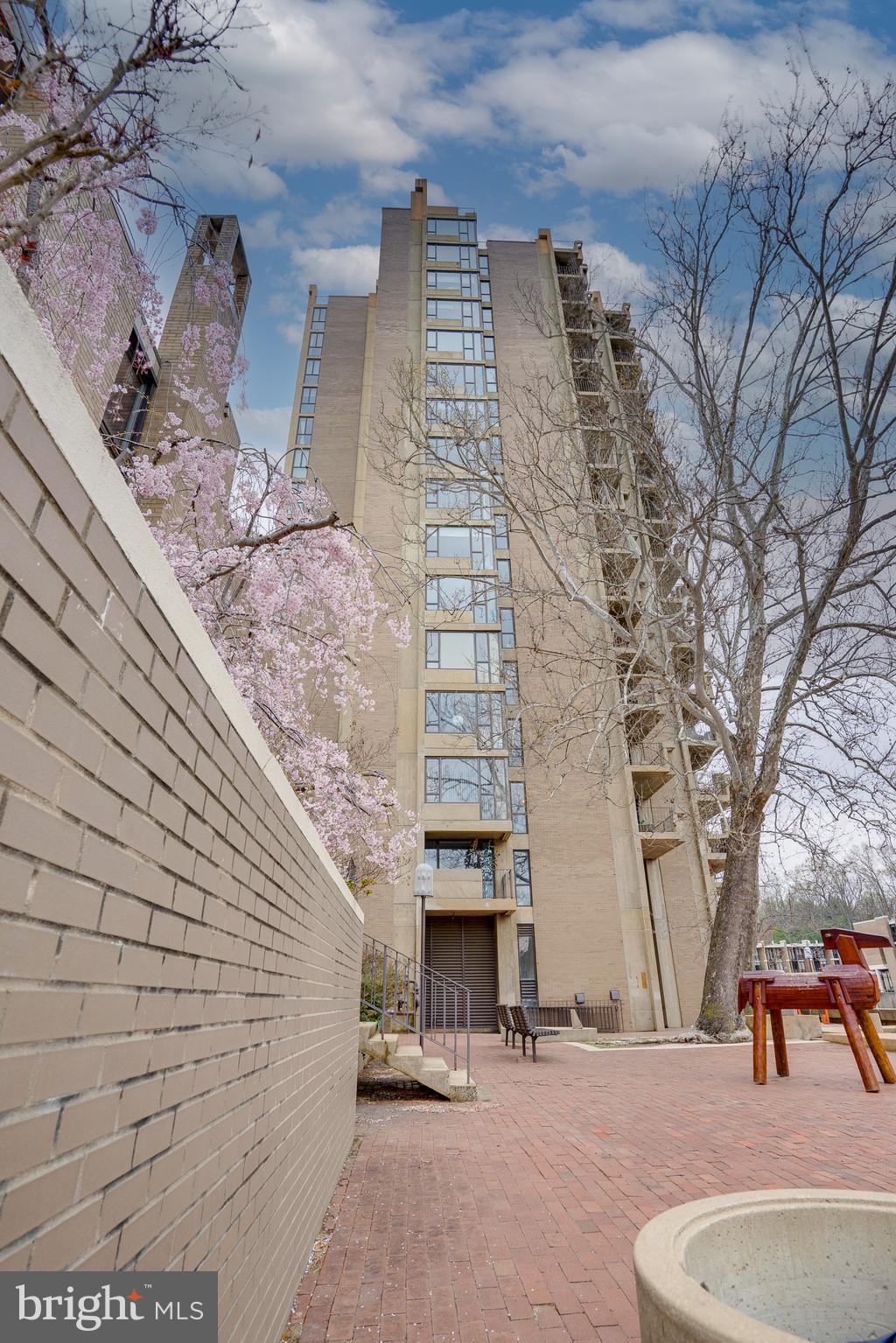 11400 Washington Plaza West, Unit 803 Reston, VA 20190 - Photo 40 of 43 a view of building with outdoor space