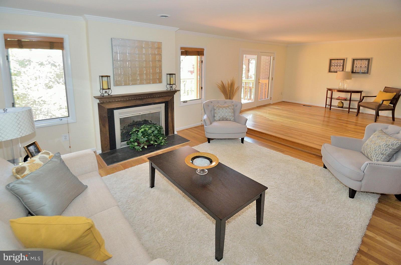 2255 Cedar Cove Court Reston, VA 20191 - Photo 5 of 29 Living Room
