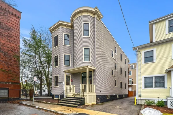 $579,000 | 7 Langford Park, Unit 1, Boston, MA 02119