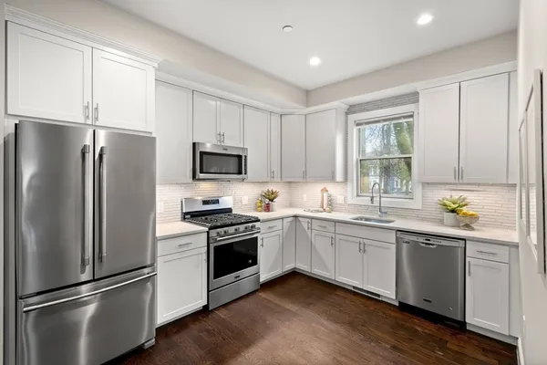 $579,000 | 7 Langford Park, Unit 1, Boston, MA 02119