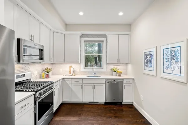$579,000 | 7 Langford Park, Unit 1, Boston, MA 02119