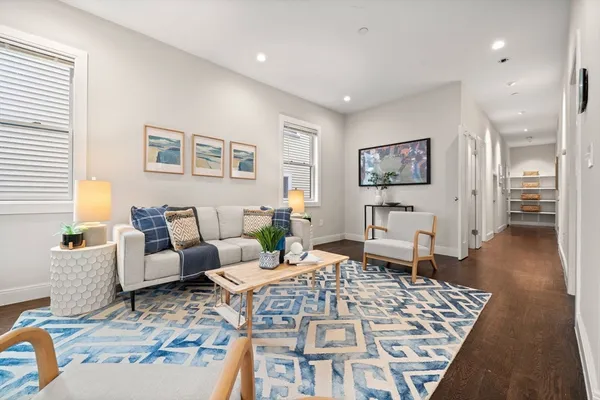 $579,000 | 7 Langford Park, Unit 1, Boston, MA 02119