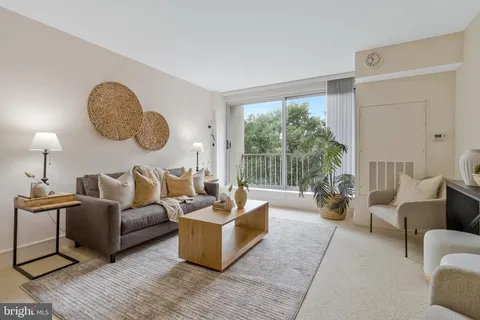 $359,900 | 800 4th Street Southwest, Unit N701, Washington, DC 20024