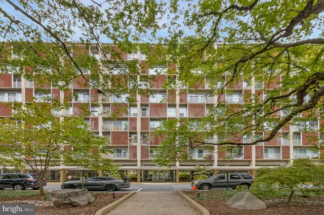 $359,900 | 800 4th Street Southwest, Unit N701, Washington, DC 20024