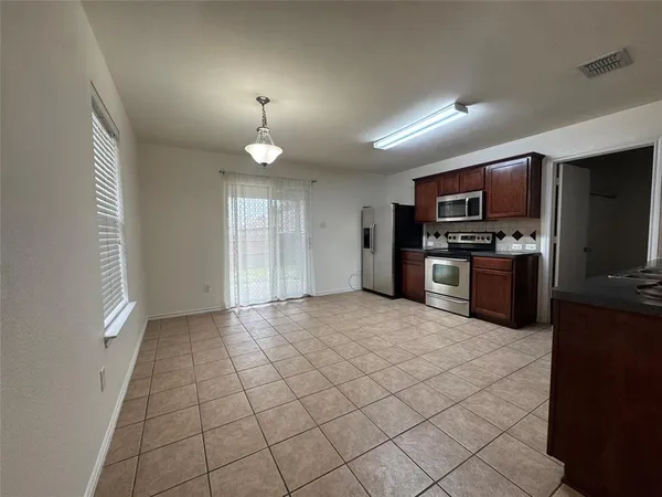 $1,800 | 2001 Natchez Drive, Forney, TX 75126