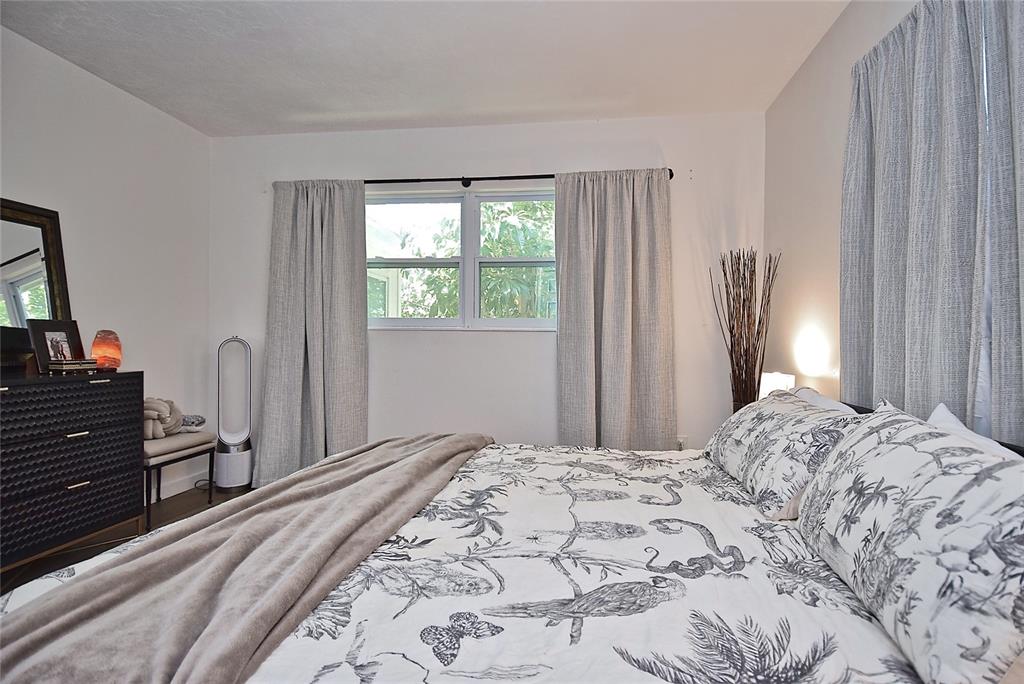 3340 Webber Street Sarasota, FL 34239 - Photo 18 of 32
