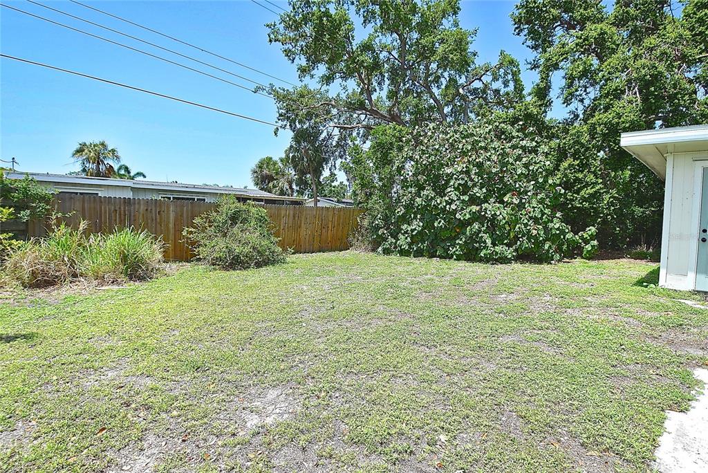 3340 Webber Street Sarasota, FL 34239 - Photo 28 of 32