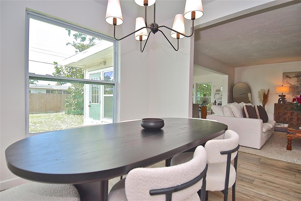 3340 Webber Street Sarasota, FL 34239 - Photo 6 of 32