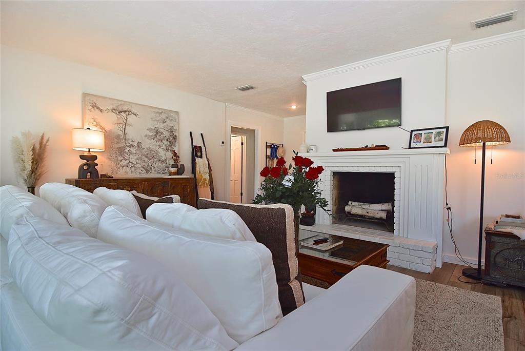 3340 Webber Street Sarasota, FL 34239 - Photo 9 of 32