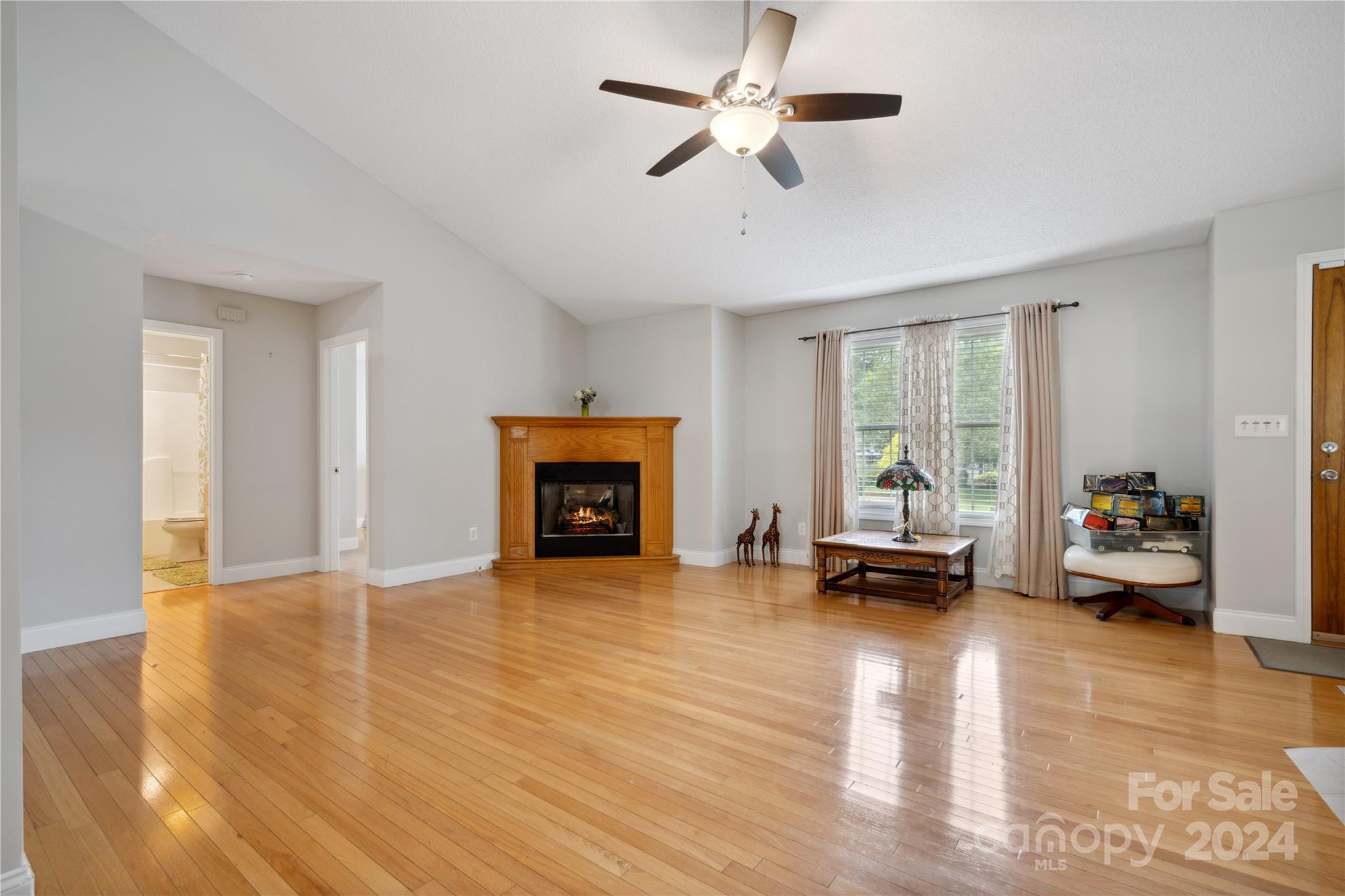 312 Quinn Road Clover, SC 29710 - Photo 5 of 23 Gallery Image 5
