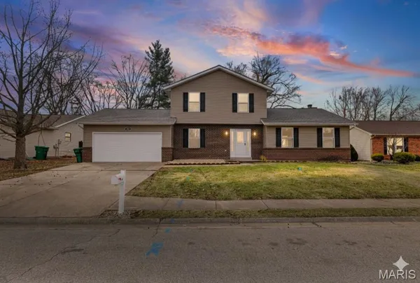 $324,900 | 109 White Pine Avenue, O'Fallon, IL 62269