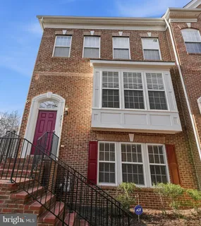 $999,990 | 8015 Reserve Way, Vienna, VA 22182