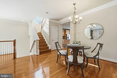 $999,990 | 8015 Reserve Way, Vienna, VA 22182