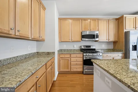 $999,990 | 8015 Reserve Way, Vienna, VA 22182