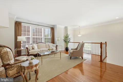 $999,990 | 8015 Reserve Way, Vienna, VA 22182