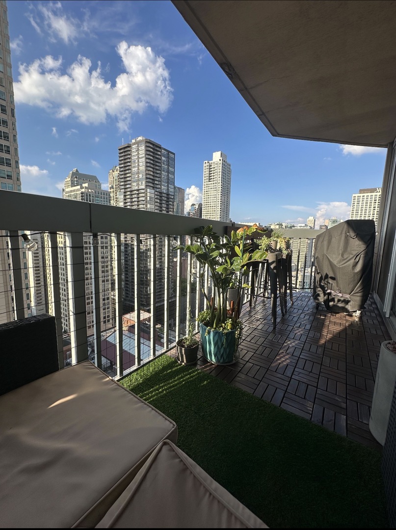 545 North Dearborn Street, Unit W2804 Chicago, IL 60654 - Photo 40 of 47