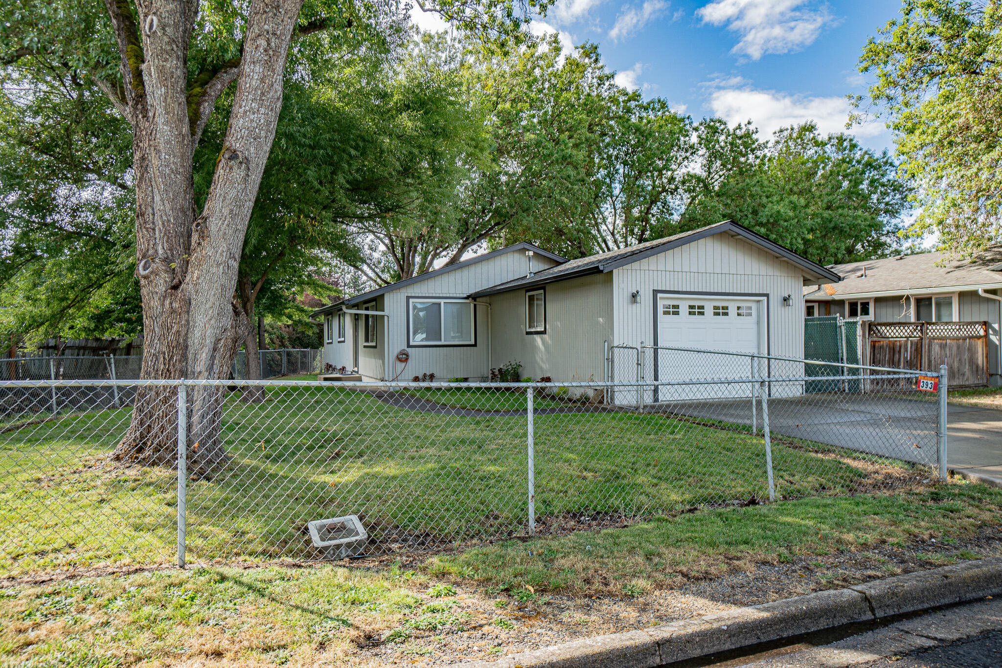393 Elm Way Eagle Point, OR 97524 - Photo 1 of 24 1 Front