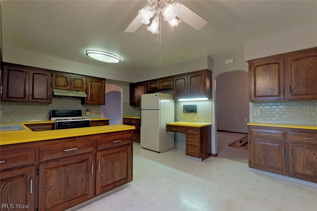 918 Beechers Brook Road Cleveland, OH 44143 - Photo 9 of 28 Gallery Image 9