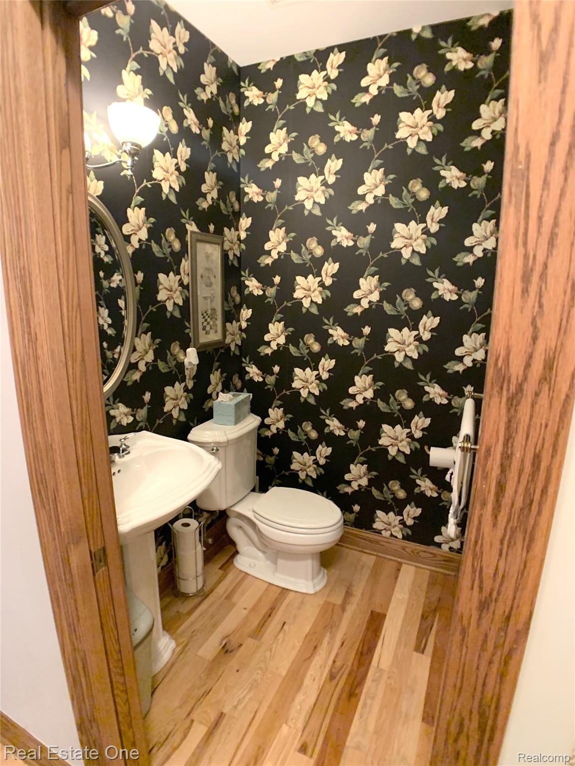 2739 Norton Lawn Street Rochester, MI 48307 - Photo 24 of 47 21.jpeg
