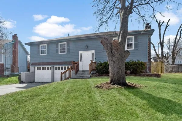 $340,000 | 2225 East Taylor Drive, Olathe, KS 66062
