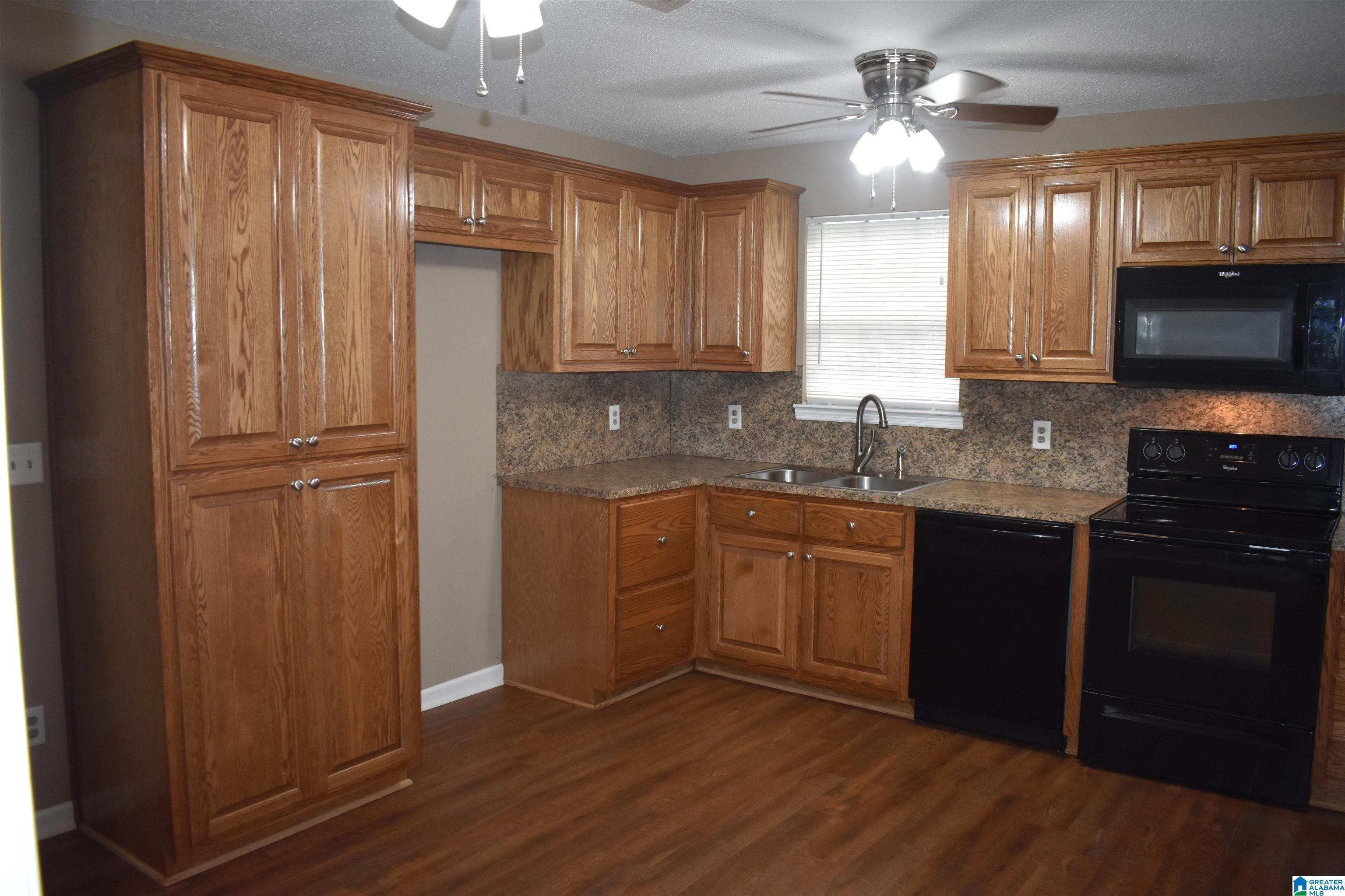 6418 Kimberly Loop Pinson, AL 35126 - Photo 2 of 17