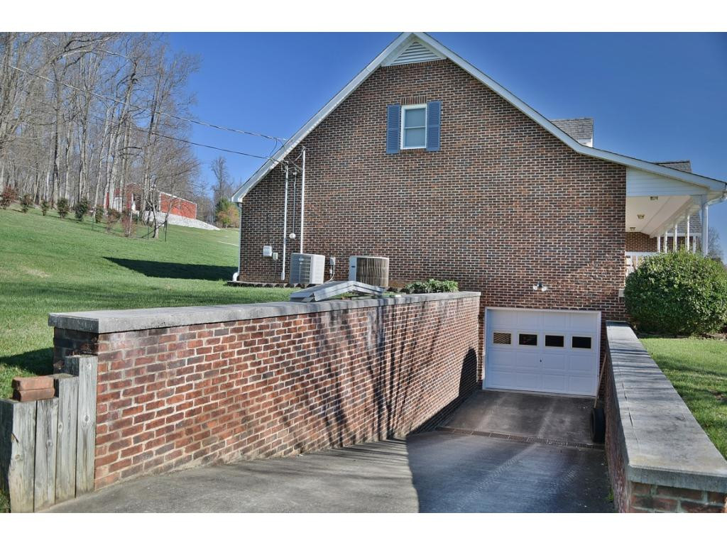 2179 Dave Buck Road Johnson City, TN 37601 - Photo 35 of 36 Photo 35