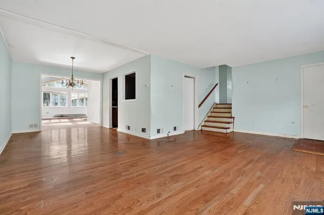 $640,000 | 127 Harper Terrace, Cedar Grove, NJ 07009