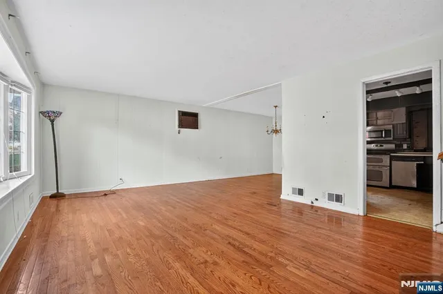 $640,000 | 127 Harper Terrace, Cedar Grove, NJ 07009