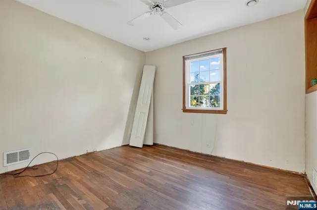 $640,000 | 127 Harper Terrace, Cedar Grove, NJ 07009