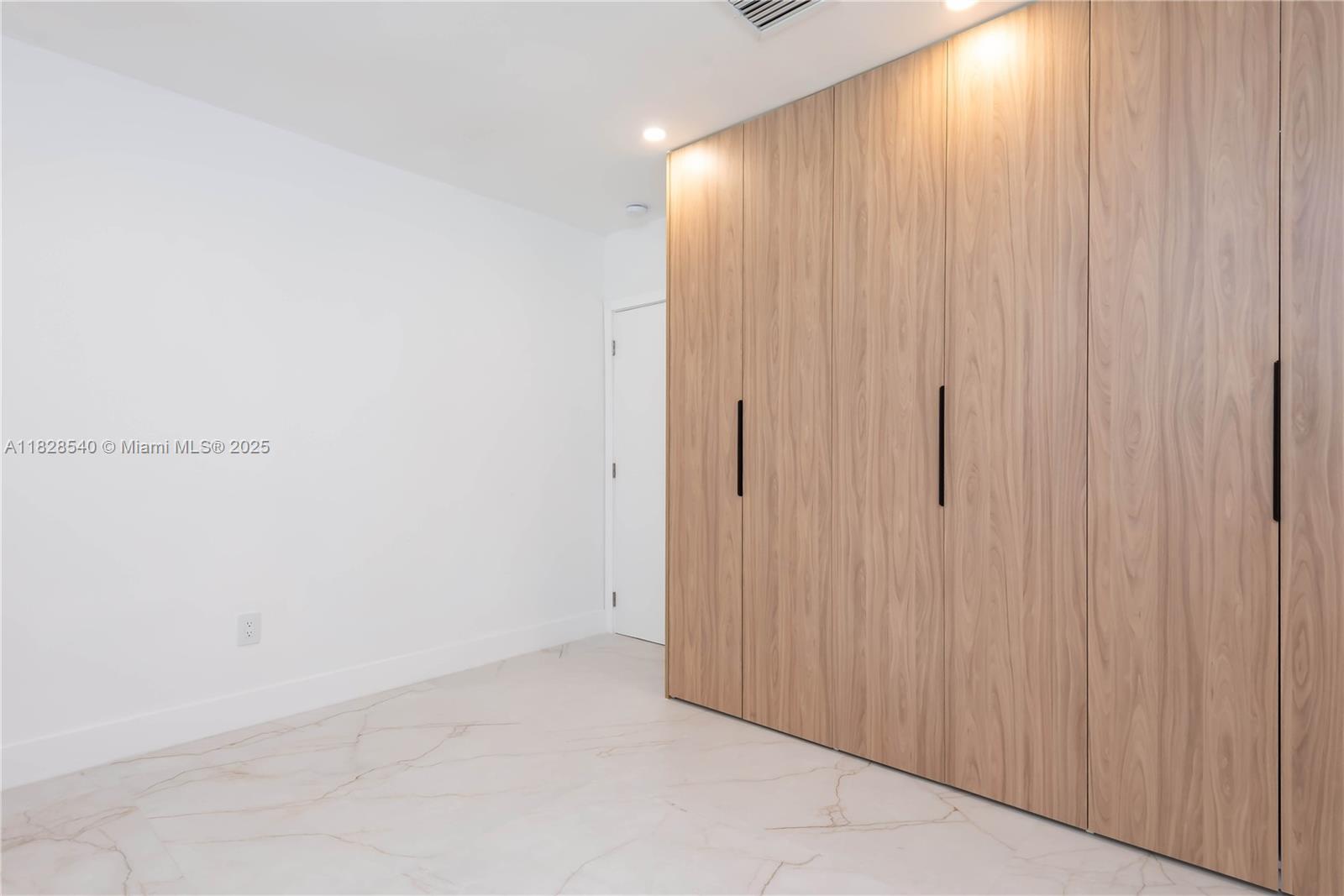 2181 Southwest 20th Street Miami, FL 33145 - Photo 13 of 42 Gallery Image 13