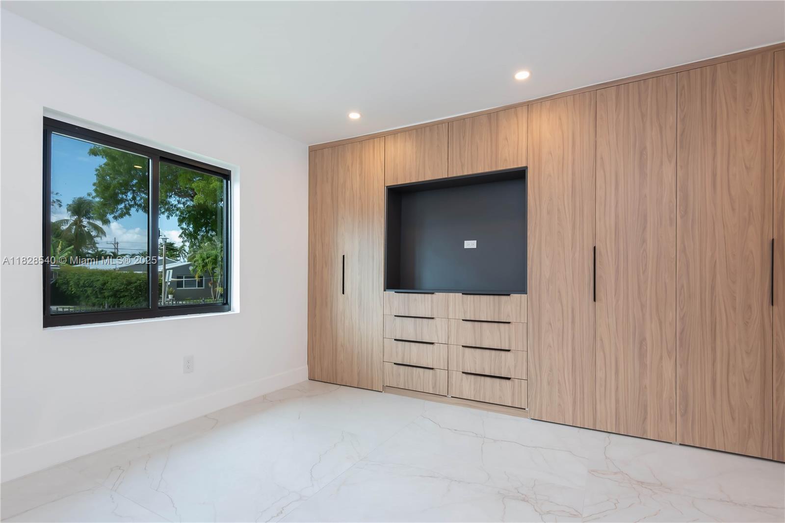 2181 Southwest 20th Street Miami, FL 33145 - Photo 18 of 42 Gallery Image 18