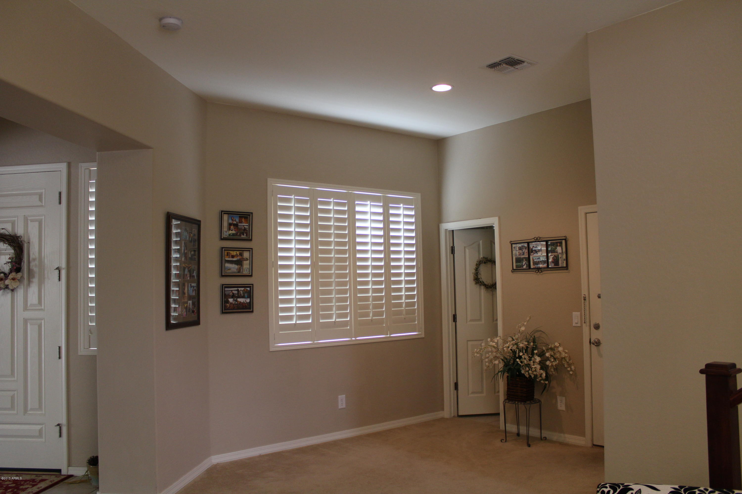 3035 East Warbler Road Gilbert, AZ 85297 - Photo 11 of 18 Sitting