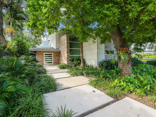 $22,000 | 79 Shore Drive West, Miami, FL 33133