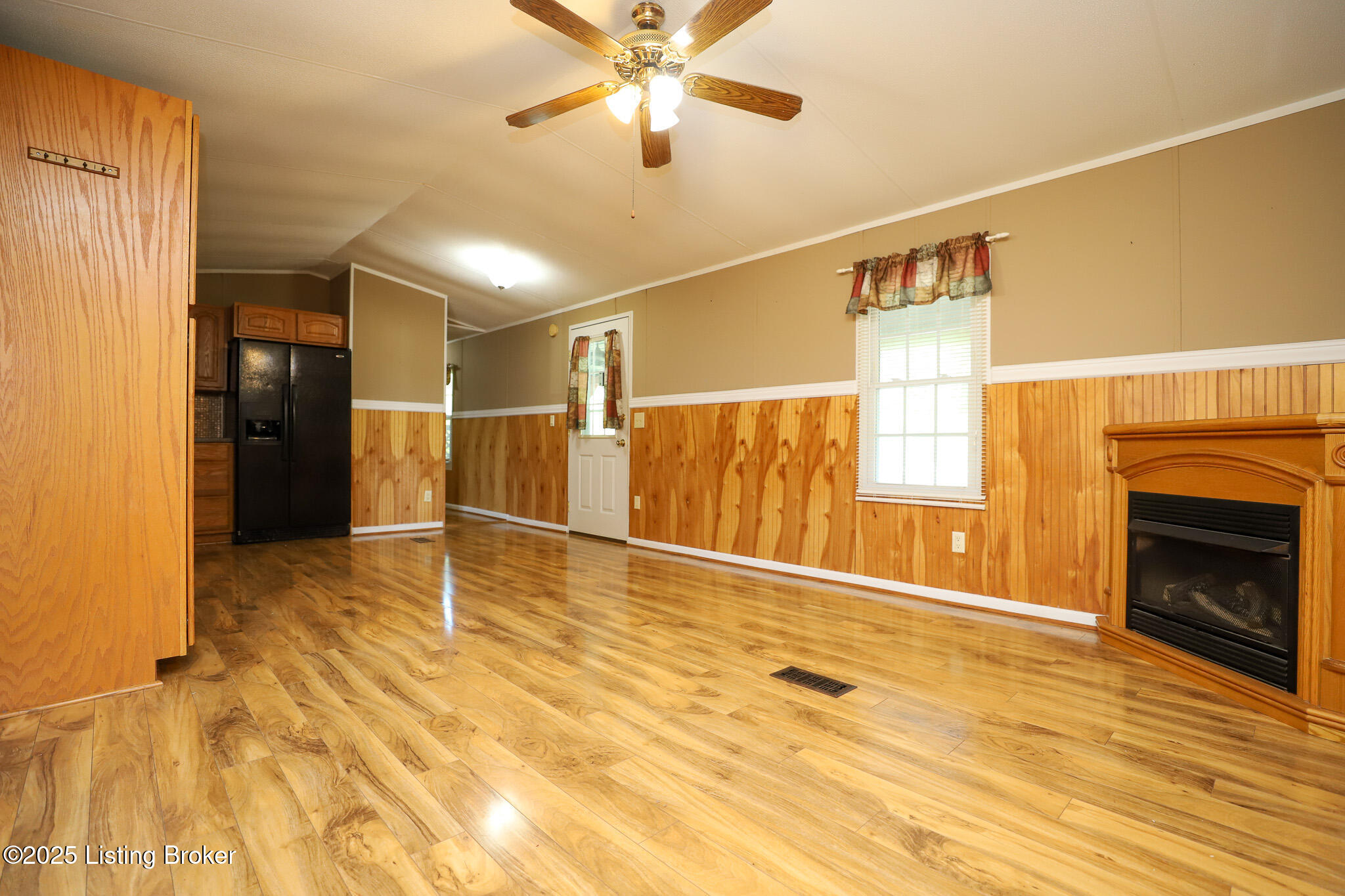 4015 Woodland Road Vine Grove, KY 40175 - Photo 17 of 39 IMG_0405