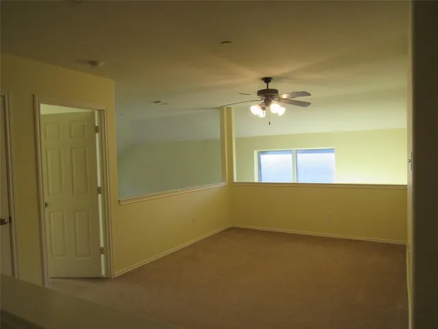 a view of empty room with window