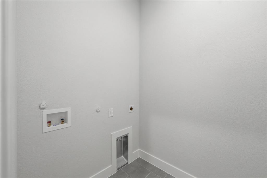 809 Vly Rdg Road Van Alstyne, TX 75495 - Photo 5 of 30 a view of utility room