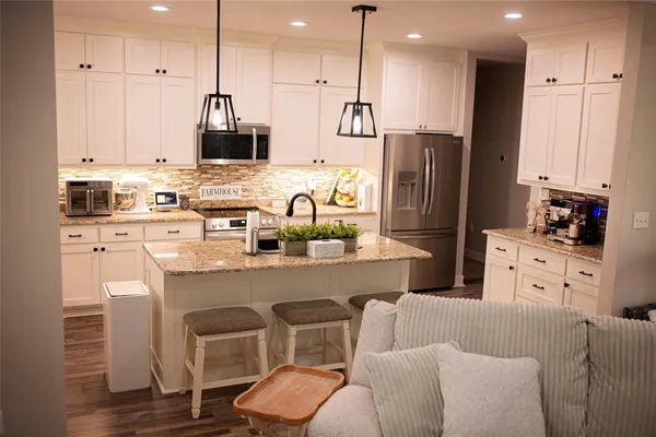 $449,000 | 15994 Maple Lane, Malakoff, TX 75148