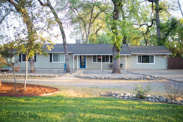 $599,900 | 22036 Oak Tree Lane, Palo Cedro, CA 96073